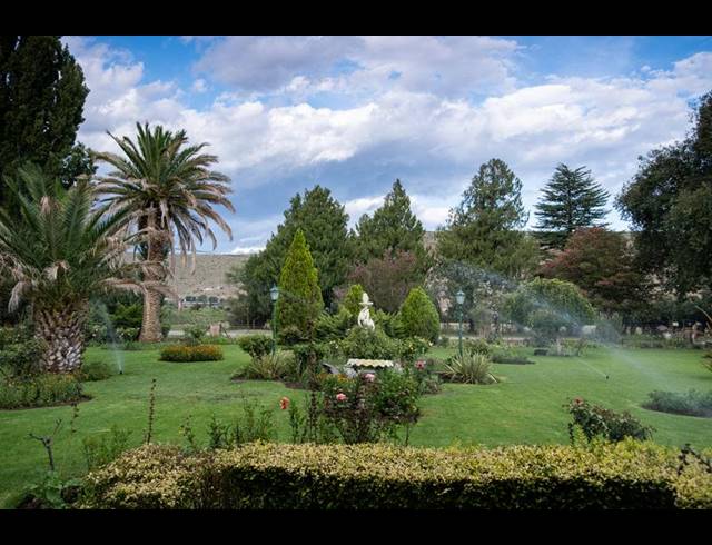 4 BEDROOM HOUSE FOR SALE IN NIEU BETHESDA